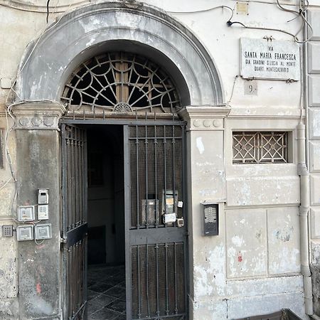 La Casa Della Nonna - Quartierispagnoli Неаполь Экстерьер фото